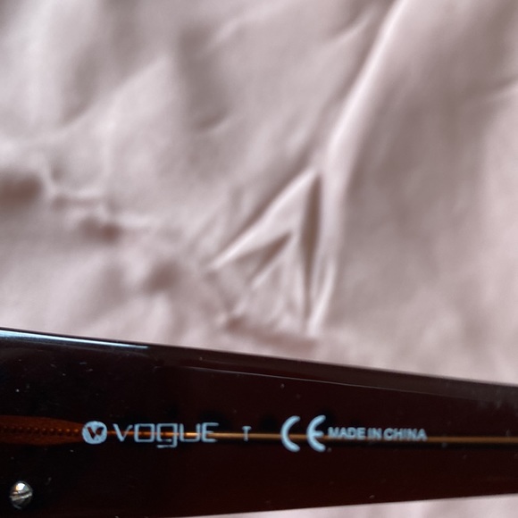 VOGUE, Prescription Sun Glasses, Amber, Rhinestone’s on Sides of Glasses🔥🔥$25 - Picture 5 of 8